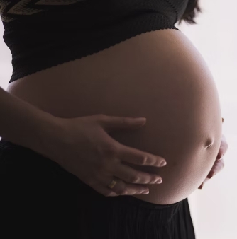 公司才15個人!半年內「13名員工都懷孕」 老闆還幫加薪「政府一查看傻了」