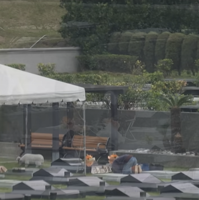 守墓一整年!大S逝世滿一年「具俊曄首曝心聲」 下雨也要去陪亡妻「受訪哭到說不出話」