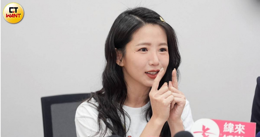 才剛簽新公司!郭書瑤驚曝「要離開台灣了」 鬆口「太努力不好...」