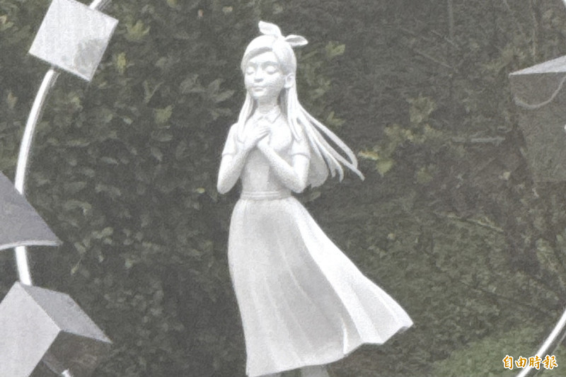 快訊／大S雕像正式揭幕亮相！具俊曄親自設計「少女感滿滿」　S媽「痛哭擁抱雕像」場面催淚