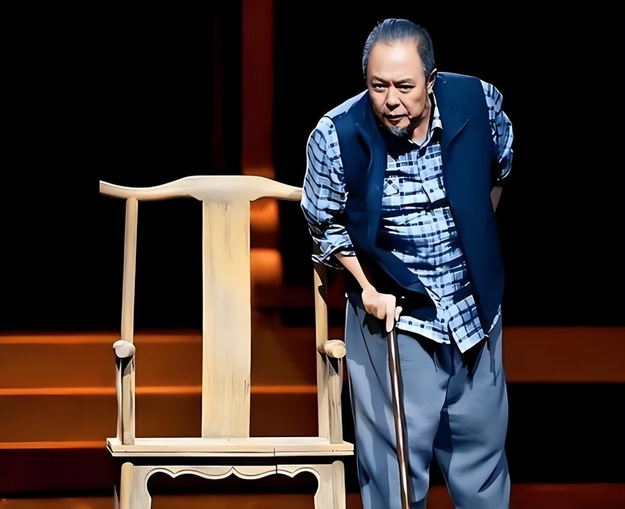 曾紅遍全國！68歲老戲骨「如今癱坐輪椅」沒親人探望　網看「落魄難堪近況」怒轟：報應終於來了