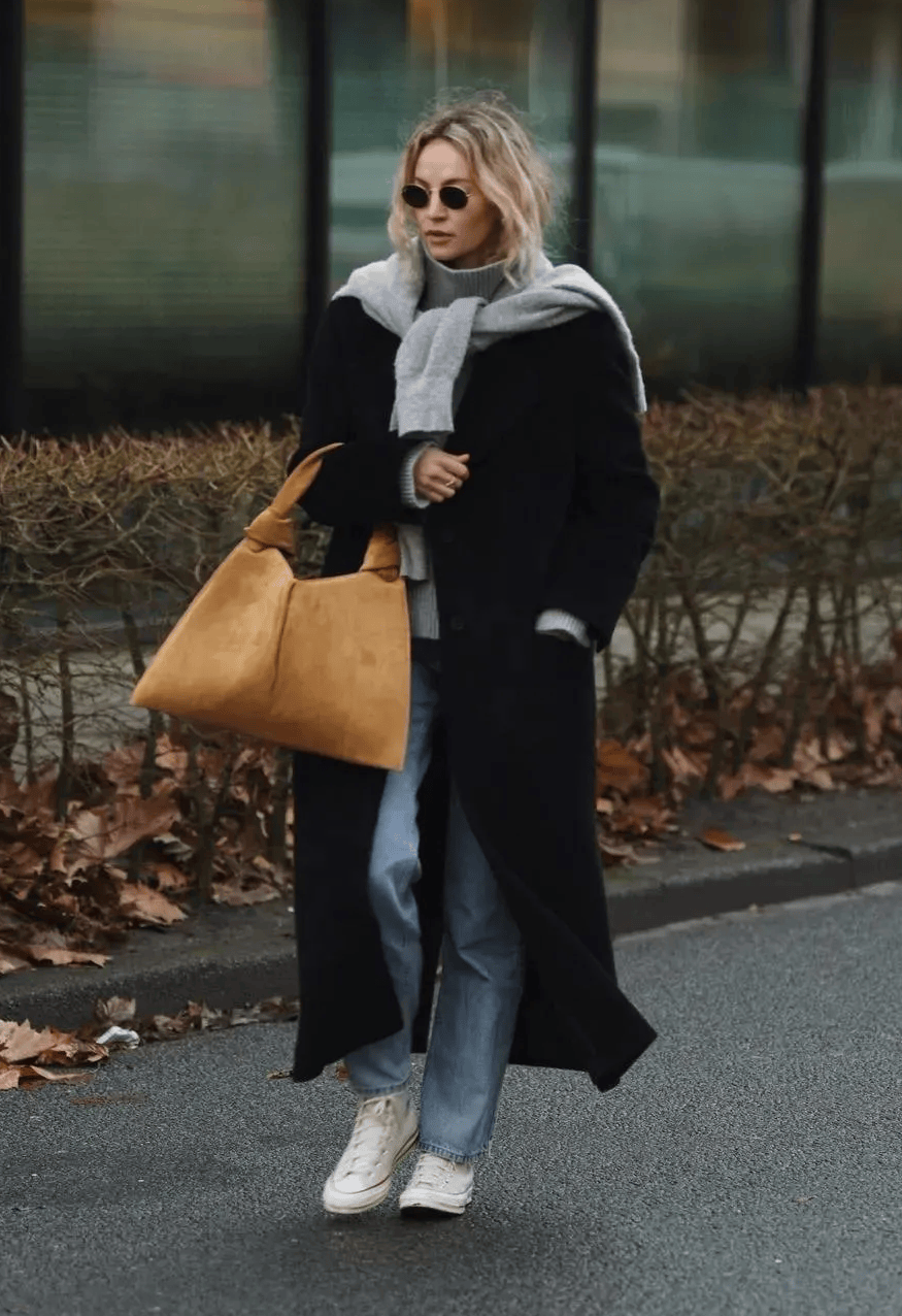 2026年「這一款復古毛衣」又流行回來！　教你「4種穿搭法」保暖又高級：舊衣穿出新時尚