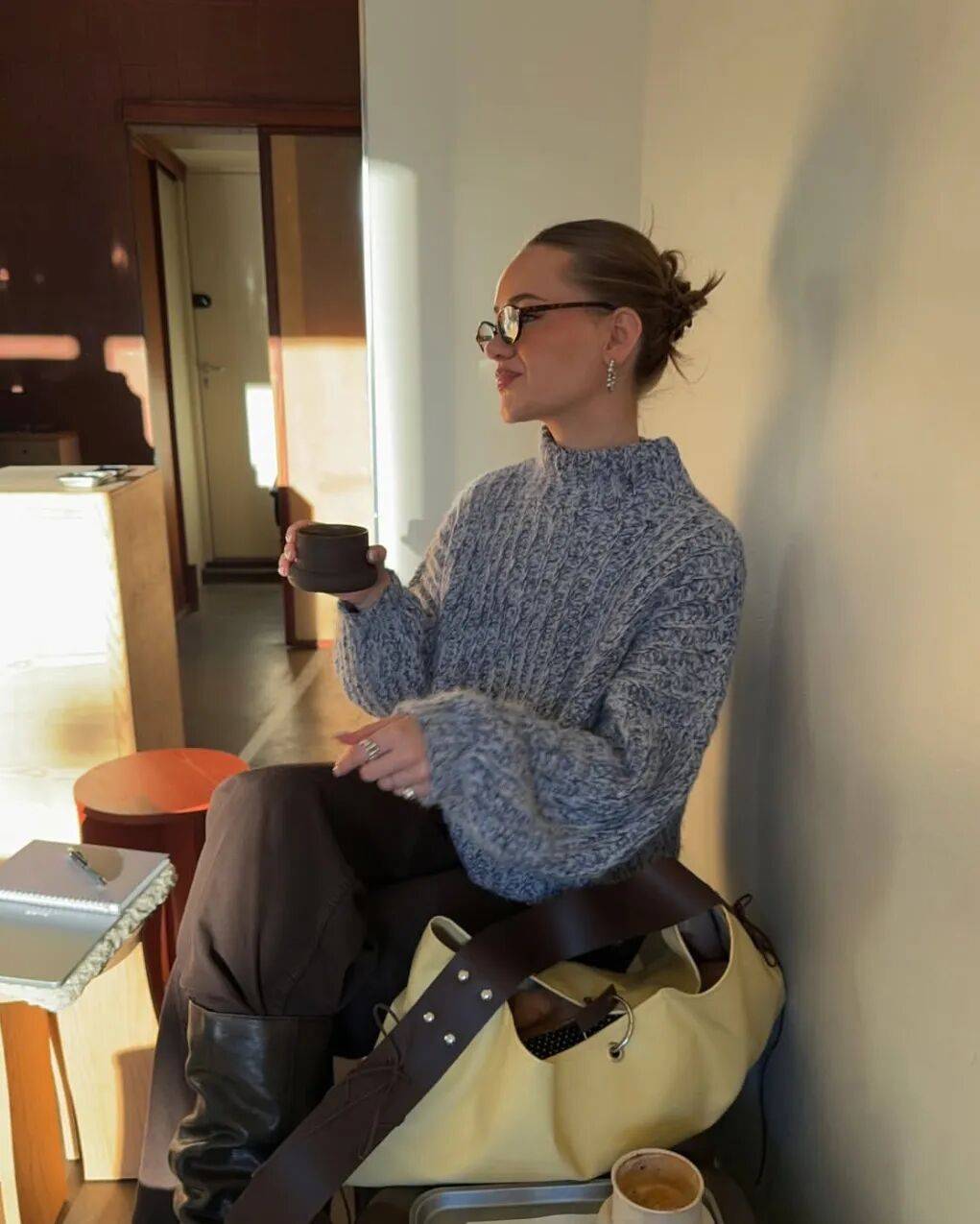 2026年「這一款復古毛衣」又流行回來！　教你「4種穿搭法」保暖又高級：舊衣穿出新時尚