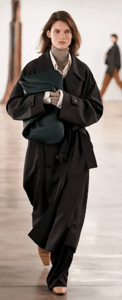 2026年「這一款復古毛衣」又流行回來！　教你「4種穿搭法」保暖又高級：舊衣穿出新時尚