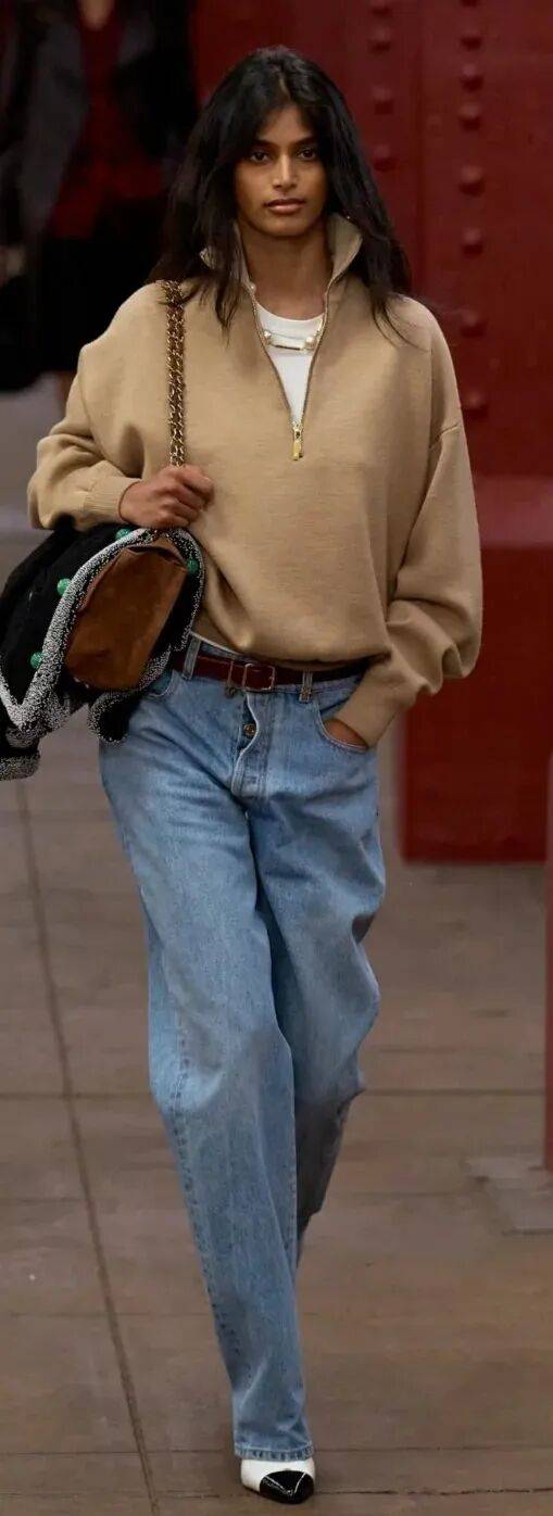 2026年「這一款復古毛衣」又流行回來！　教你「4種穿搭法」保暖又高級：舊衣穿出新時尚