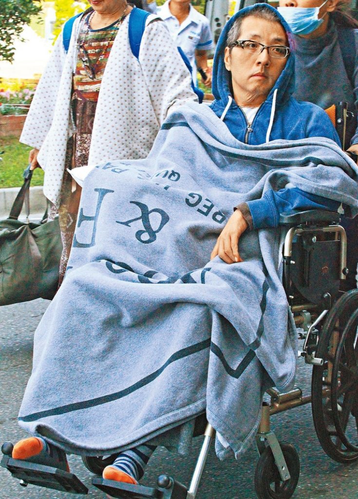 快訊／袁惟仁過世享年57歲！跌倒腦溢血纏鬥8年「家中病逝」　姊姊悲痛證實：「他從此自由了...」