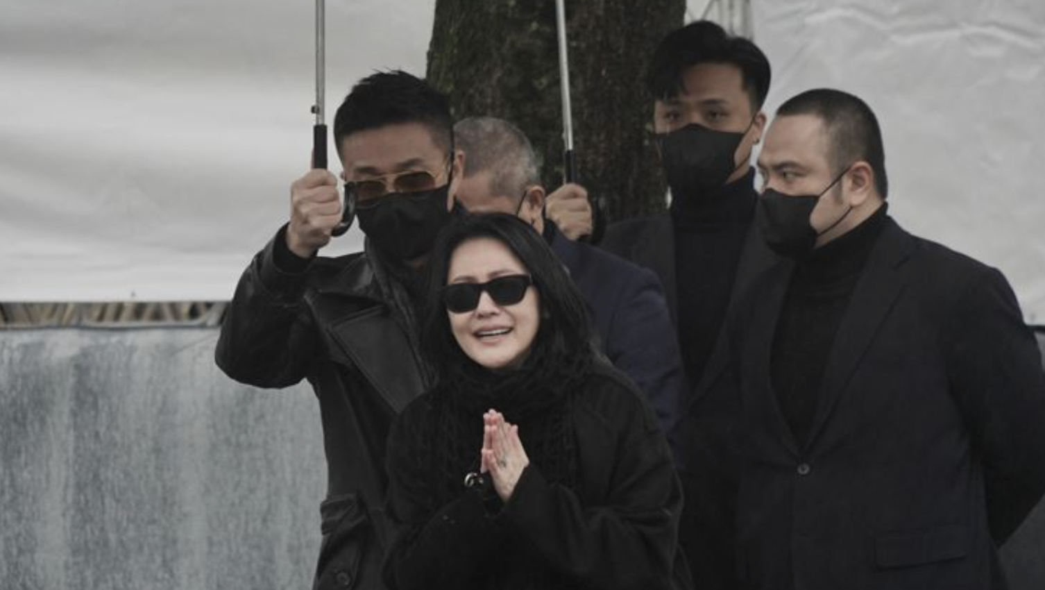 痛到停工1年!小S親主持大S雕像揭幕 淚揭「大S最後時光」讓她終於釋懷:很感謝我姊夫