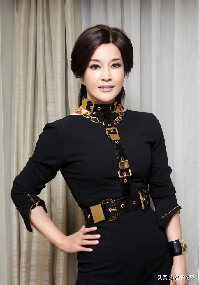 演14歲少女被酸！75歲資深影后「開直播寫春聯」　才16個字「竟賣出天價金額」網全傻眼