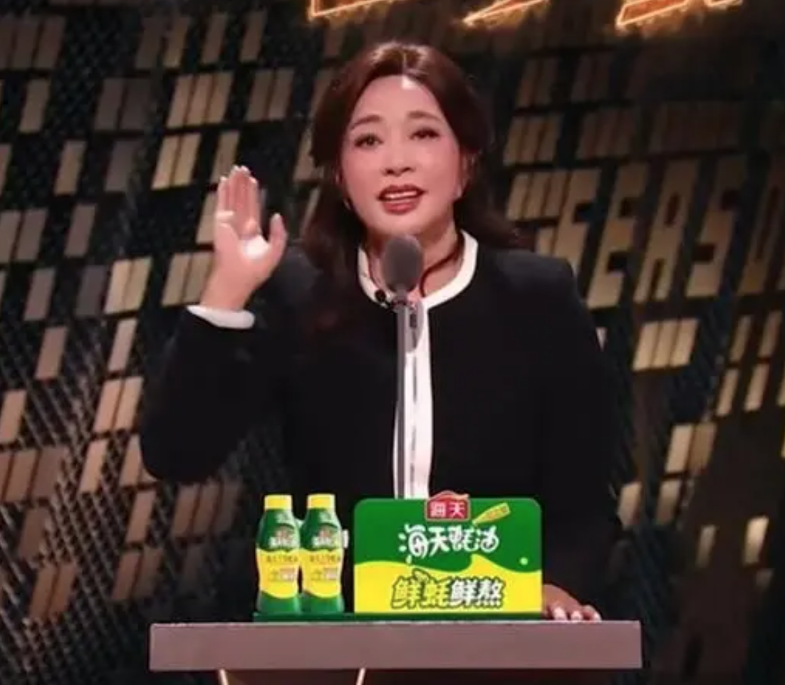 演14歲少女被酸！75歲資深影后「開直播寫春聯」　才16個字「竟賣出天價金額」網全傻眼