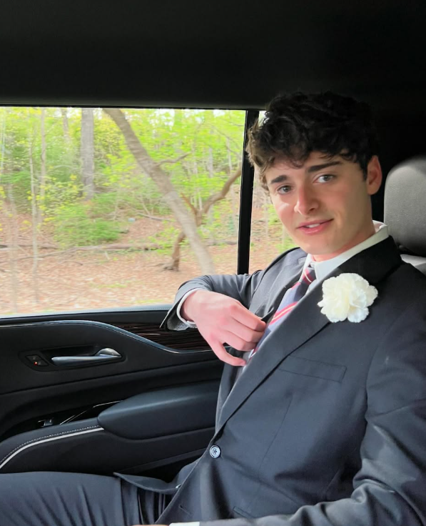 藏深櫃18年！爆紅男童星「出櫃認愛男人」　向家人坦白反應惹淚