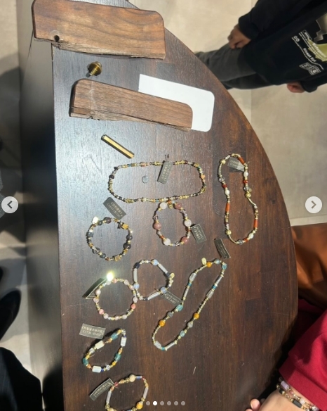 台南逛珠寶店！孩子亂衝「整櫃商品被撞倒」　媽媽霸氣「堅持全部買下」驚人金額曝光