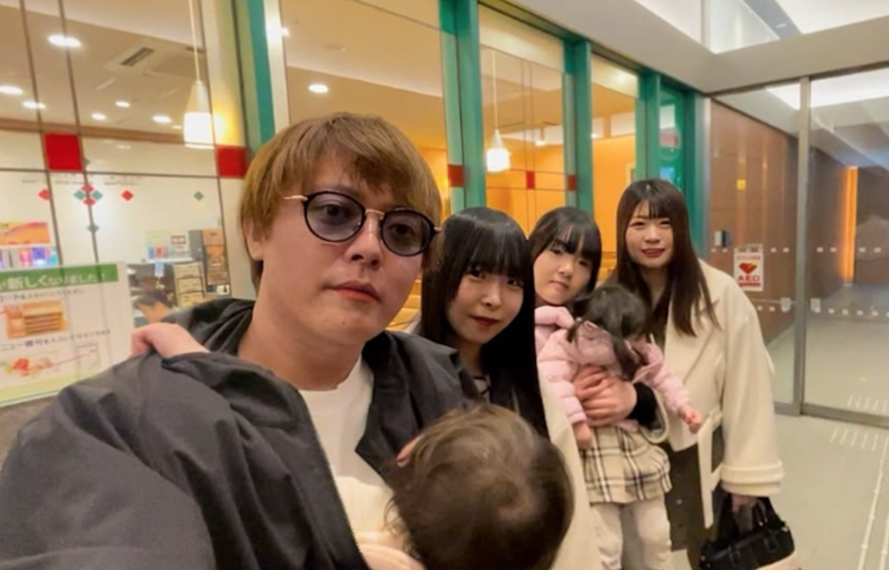 豪喊要生53子！知名大咖「1夫8妻爽吃軟飯」　如今「鬧翻下場超慘」