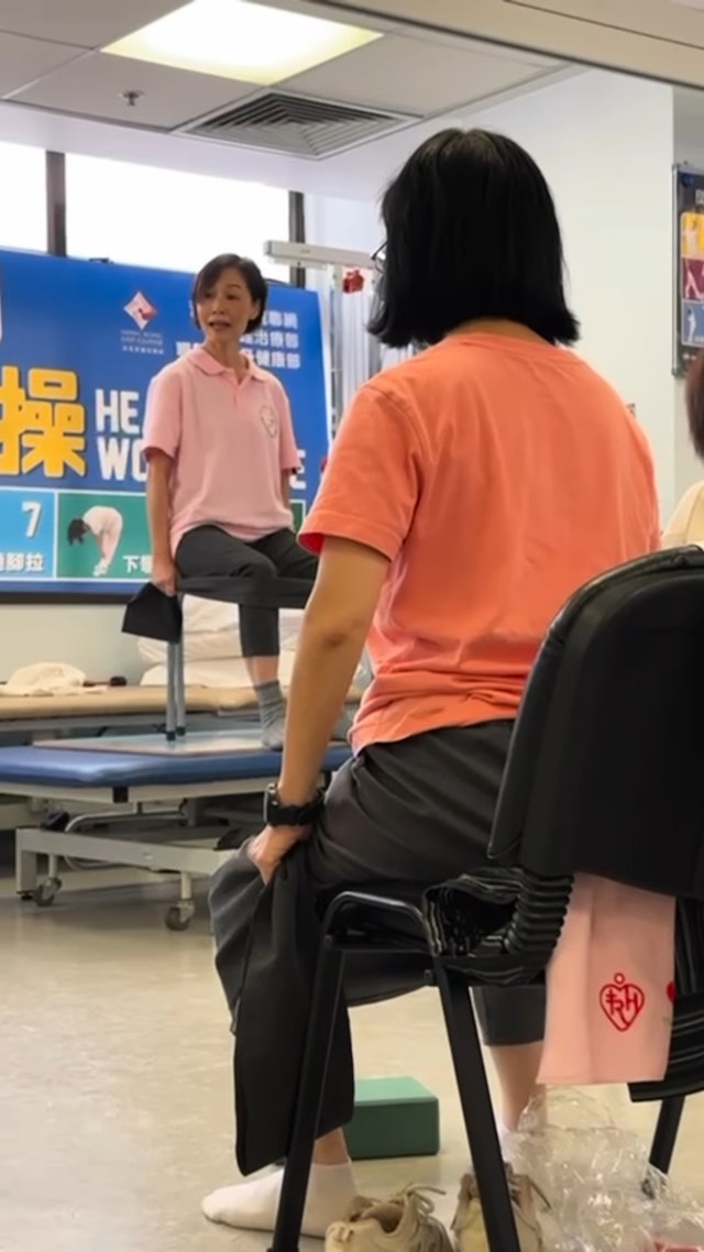 淡出神隱多年！樂壇歌后「57歲曬高難度健身照」　神凍齡「轉行成老師」網驚：看不出年近花甲