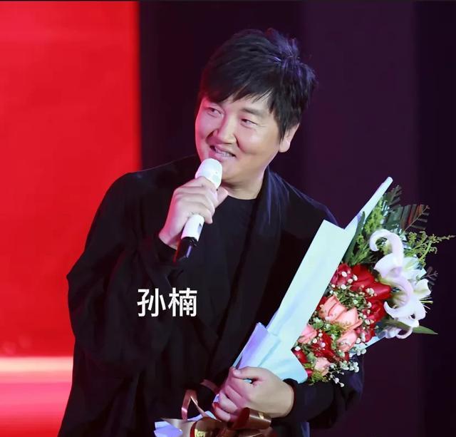 突然暴瘦現身！56歲知名男星「五官詭異變個人」　網細看傻眼「魚尾紋比我阿公更誇張」