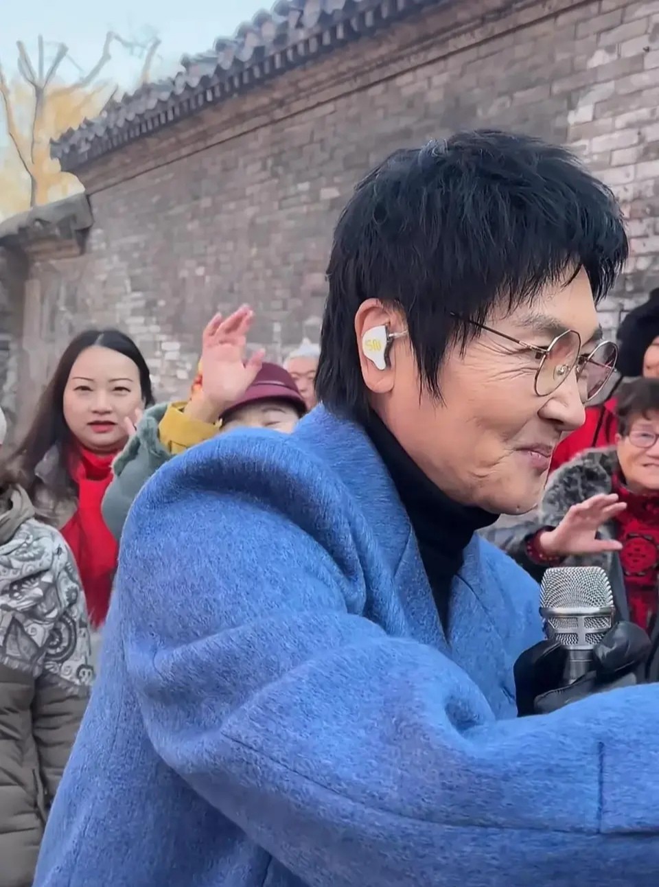 突然暴瘦現身！56歲知名男星「五官詭異變個人」　網細看傻眼「魚尾紋比我阿公更誇張」