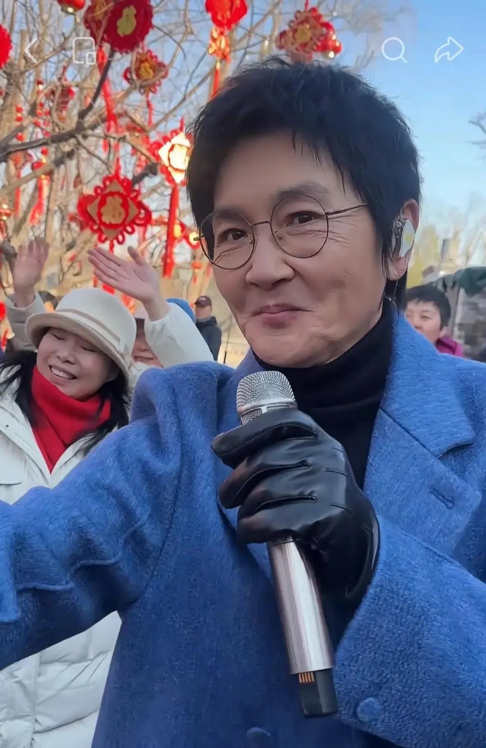 突然暴瘦現身！56歲知名男星「五官詭異變個人」　網細看傻眼「魚尾紋比我阿公更誇張」