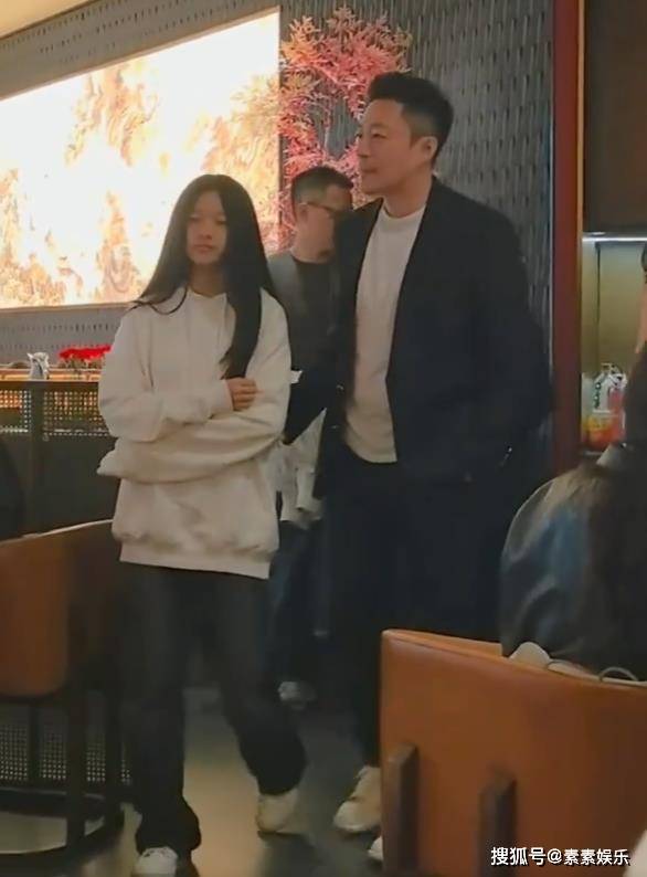 逝世滿一年！大S雕像儀式「卻不見親生兒女」引熱議　直到玥兒「低調露面照曝光」網淚：她一直記得...