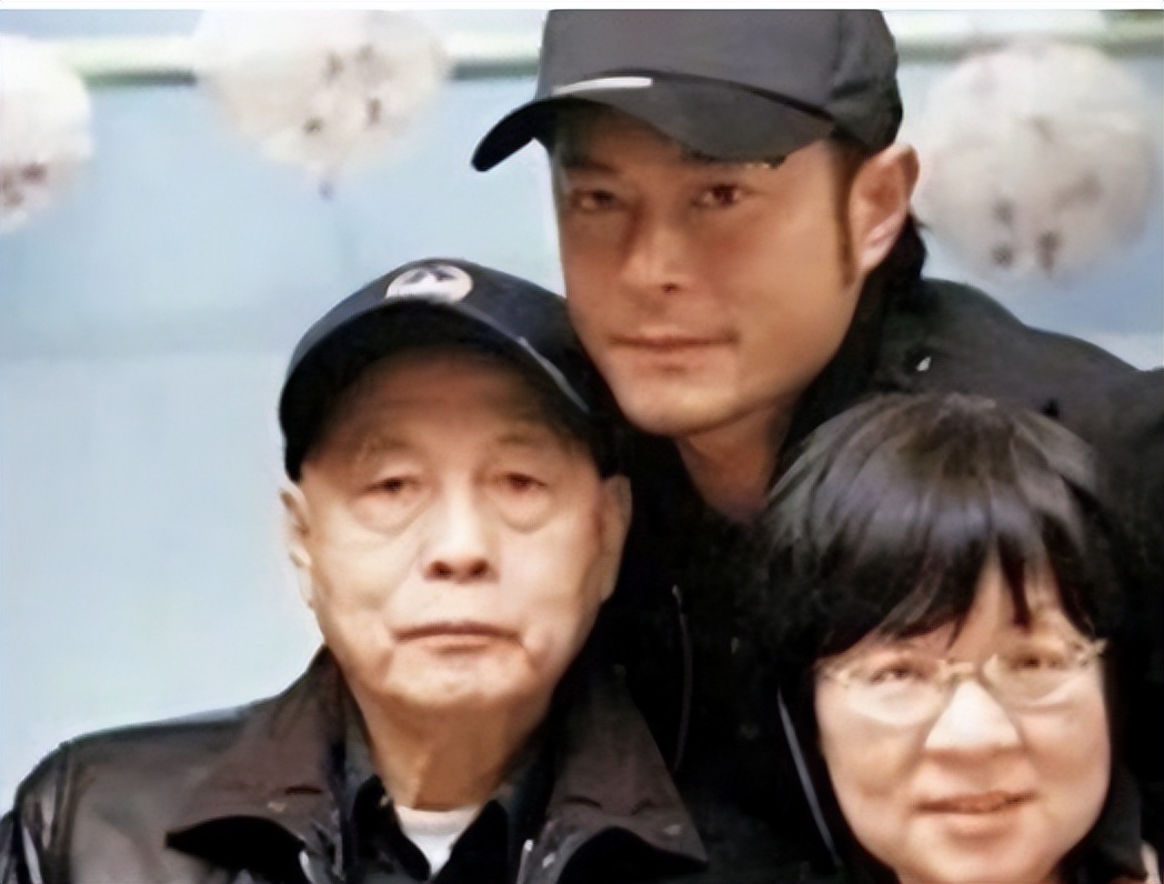 當年風靡萬千少女！55歲古天樂「至今卻不婚不育」 和9旬爸媽住「網看近況卻讚爆」：人生贏家