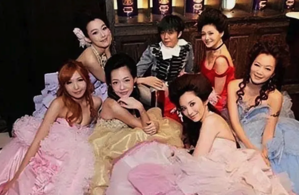 淚崩為大S發聲！吳佩慈淚曝「大S第一段婚姻失敗」　主動提「重組家庭承諾」：我當爸爸，妳當媽媽