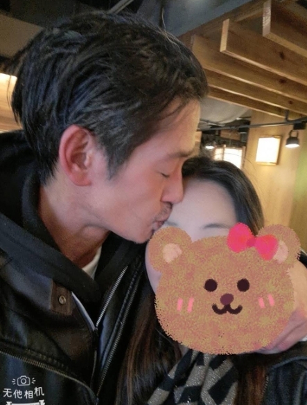 女友小編公開吻照！嗆唐治平「渣男家暴」怒公審　隔天「刪光抱怨文」回應1句話