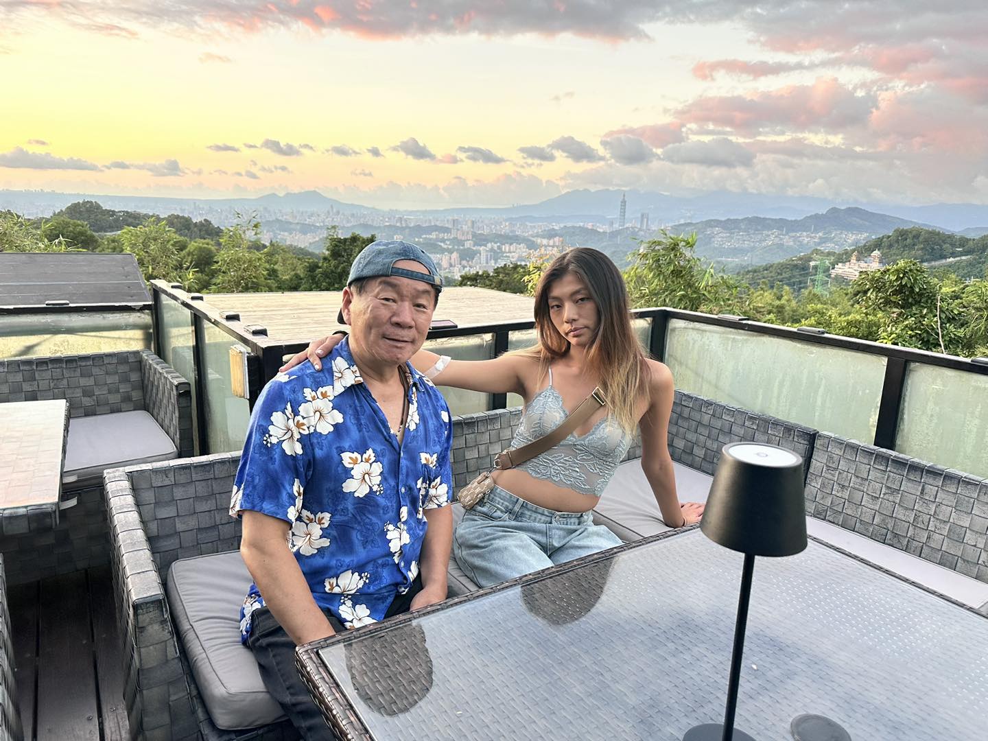 5年前目睹女兒輕生！郭主義突淚曝「大女兒回我身邊了」　公開「超珍貴畫面」網全看哭：多深的愛