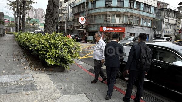 快訊／台灣大廠總裁「涉挪移10億元」　聯手她「掏空公司」