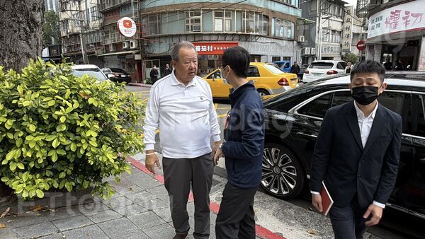 快訊／台灣大廠總裁「涉挪移10億元」　聯手她「掏空公司」