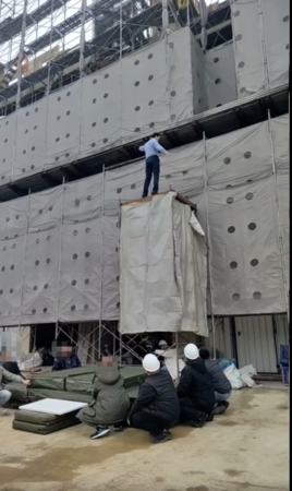 八點檔演員墜樓命危！家屬怒控「民視高層想擺爛」　周遊「出面哭回應」