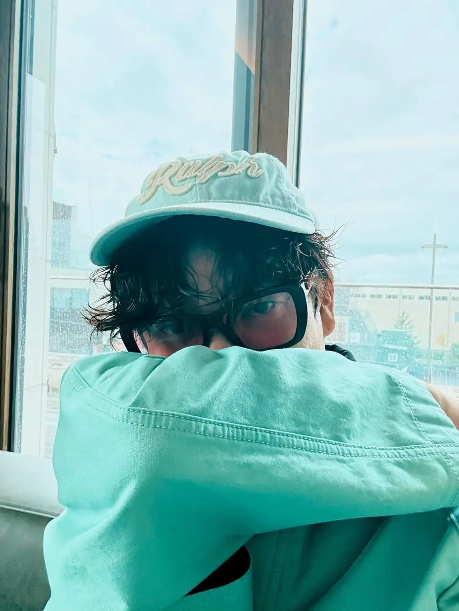 帶回住處！逃兵男星驚爆「一次買春3辣妹」　搭電梯畫面全曝光