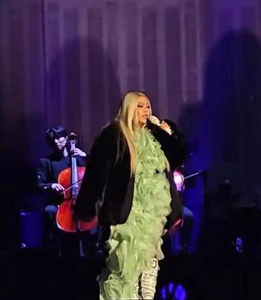 結婚淡出歌壇！47歲大咖天后「胖一大圈久違開唱」 被酸好像大媽「連粉絲都認不出」