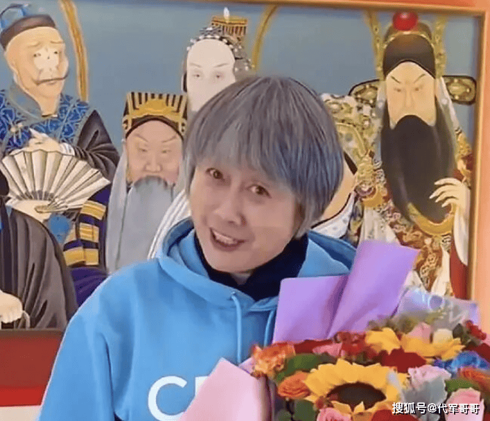 當紅時突然消失！資深女星「被傳得罪大人物」遭封殺　如今70歲「再現身滿頭白髮」令人唏噓