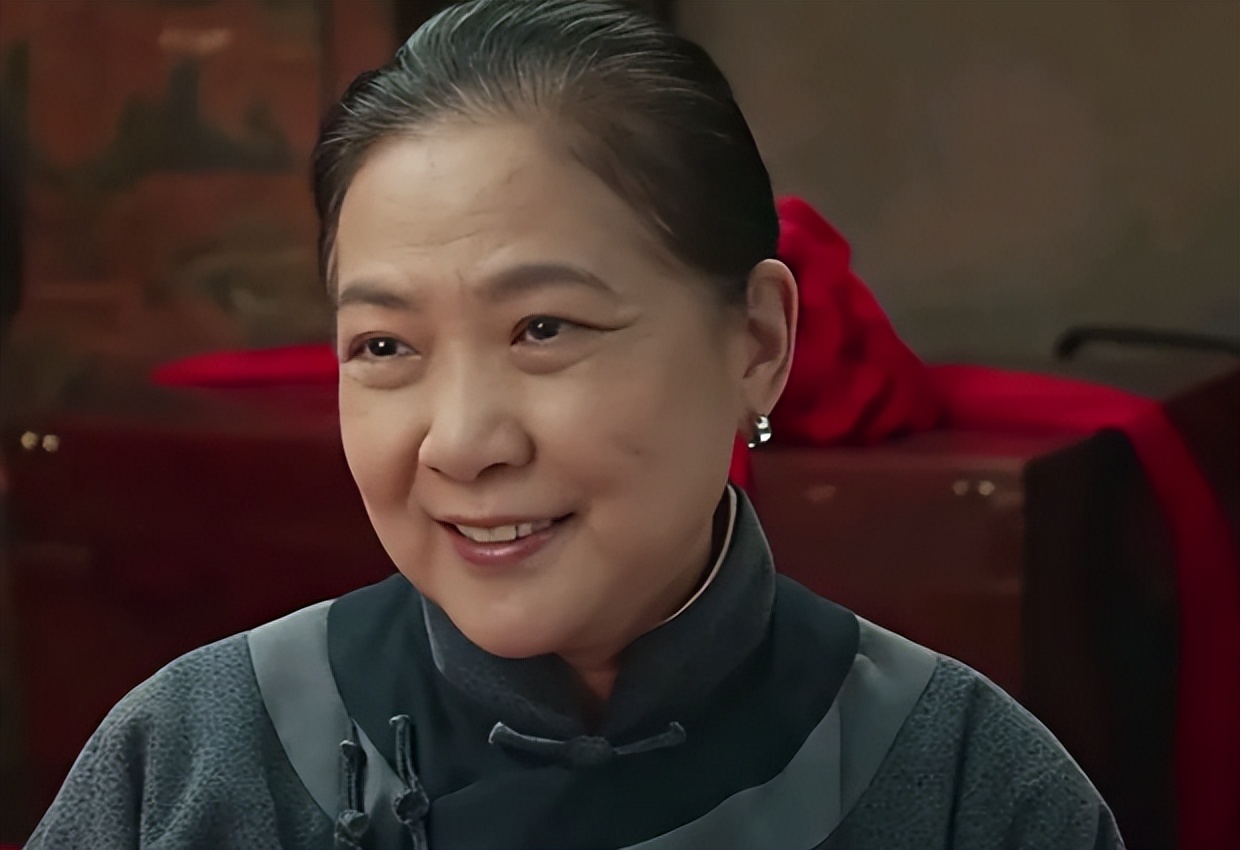 當紅時選擇結婚！65歲資深影后「嫁大15歲德國老公」不被看好　婚後「提100多次離婚」近況令人驚訝