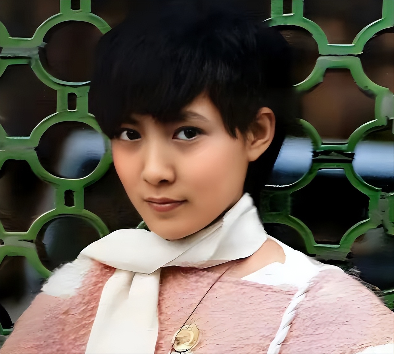 當紅時選擇結婚！65歲資深影后「嫁大15歲德國老公」不被看好　婚後「提100多次離婚」近況令人驚訝