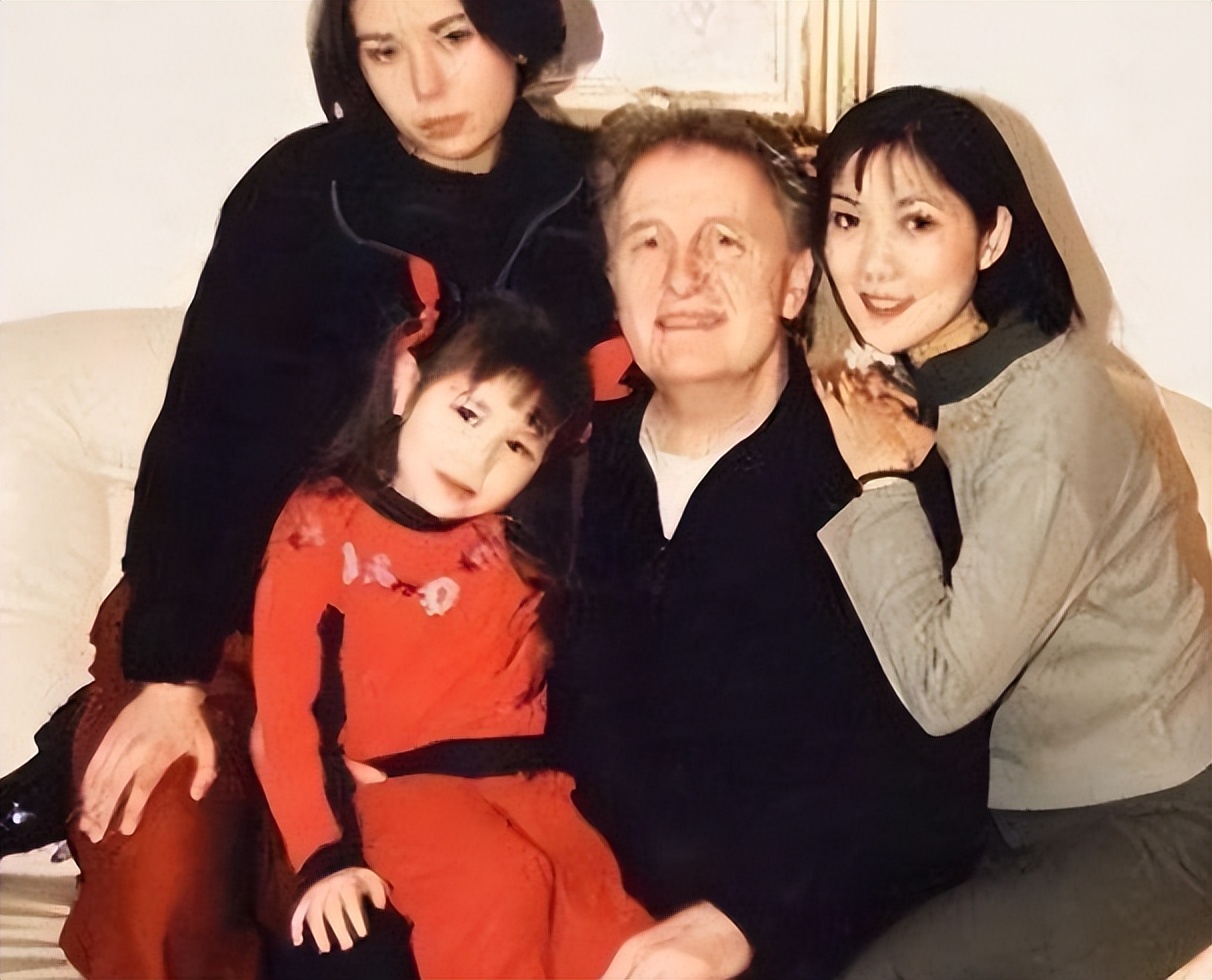 當紅時選擇結婚！65歲資深影后「嫁大15歲德國老公」不被看好　婚後「提100多次離婚」近況令人驚訝