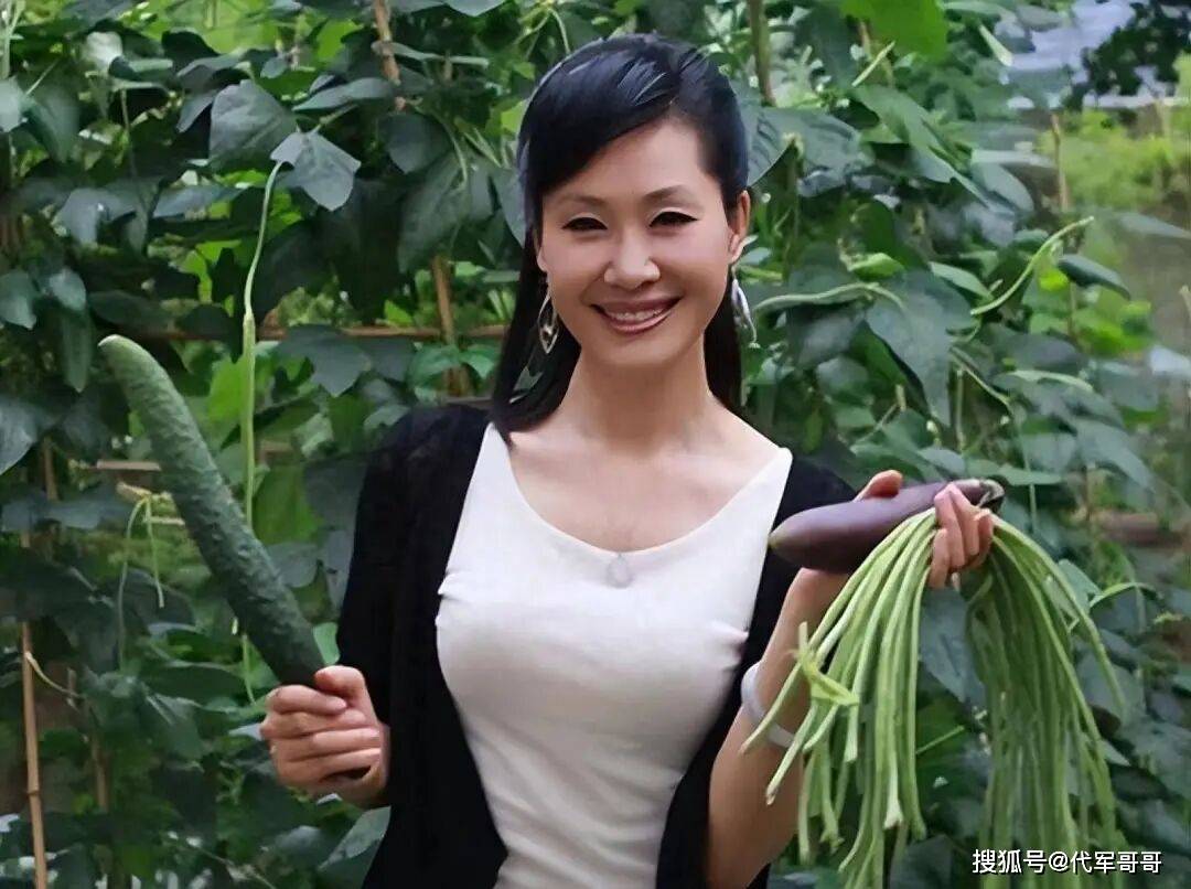 離婚後成單親媽！59歲歌后退圈「帶女兒嫁給粉絲」　多年後「被爆窮困潦倒」消失近況曝光...