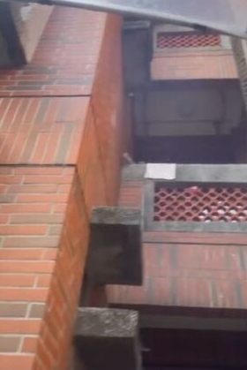 有鑰匙卻爬牆？南投25歲女「男友家墜樓亡」　死者母「曝8疑點」痛喊：還我公道