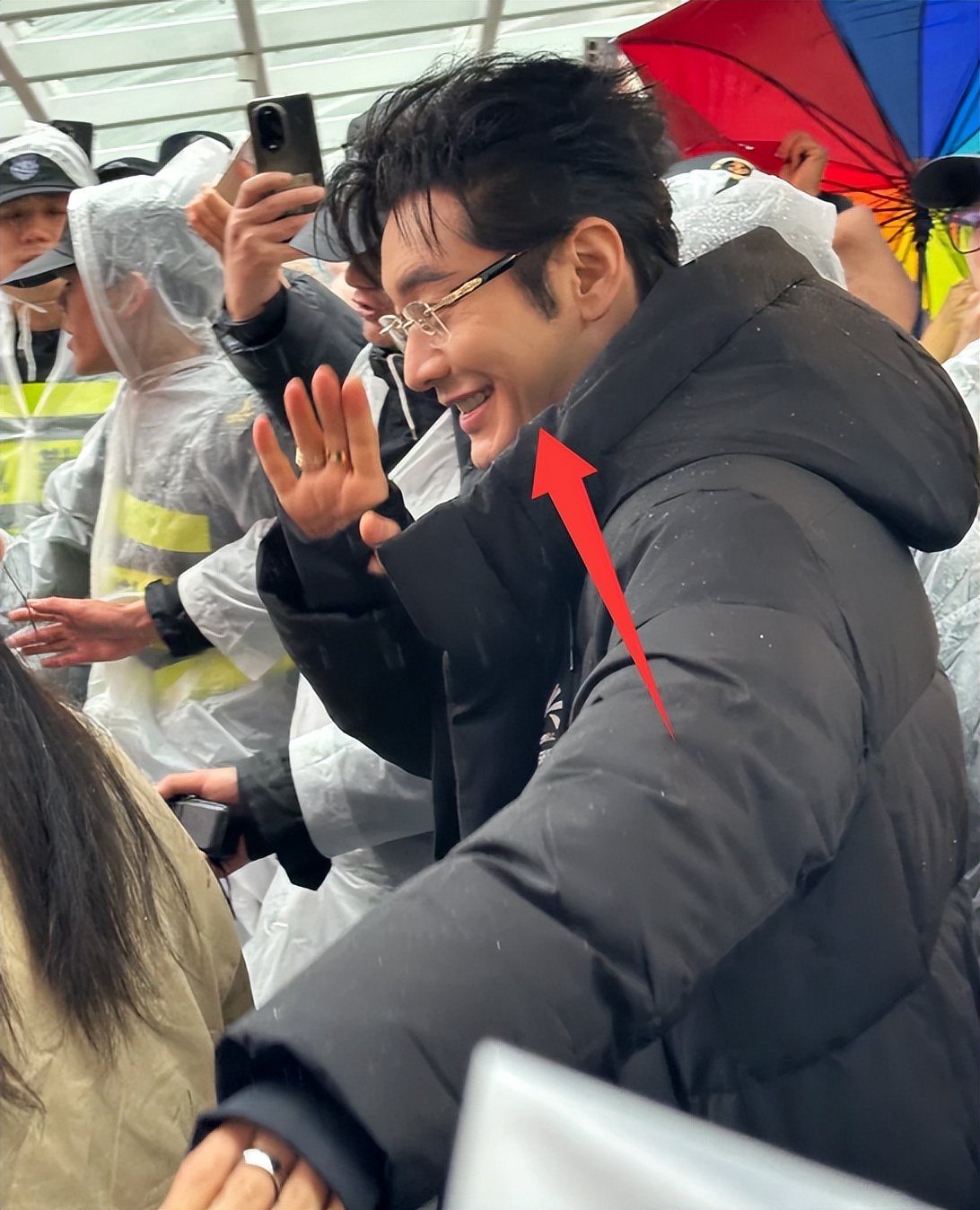 離婚Angelababy6年！48歲黃曉明「被拍到衰老長皺紋」　網一看「兩人對比狀態」愣了：差太多