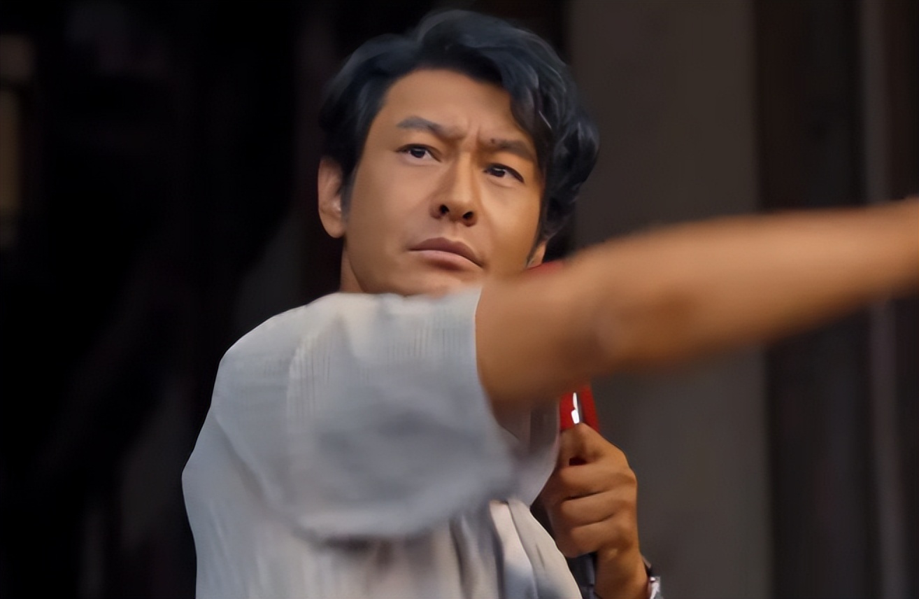 離婚Angelababy6年！48歲黃曉明「被拍到衰老長皺紋」　網一看「兩人對比狀態」愣了：差太多