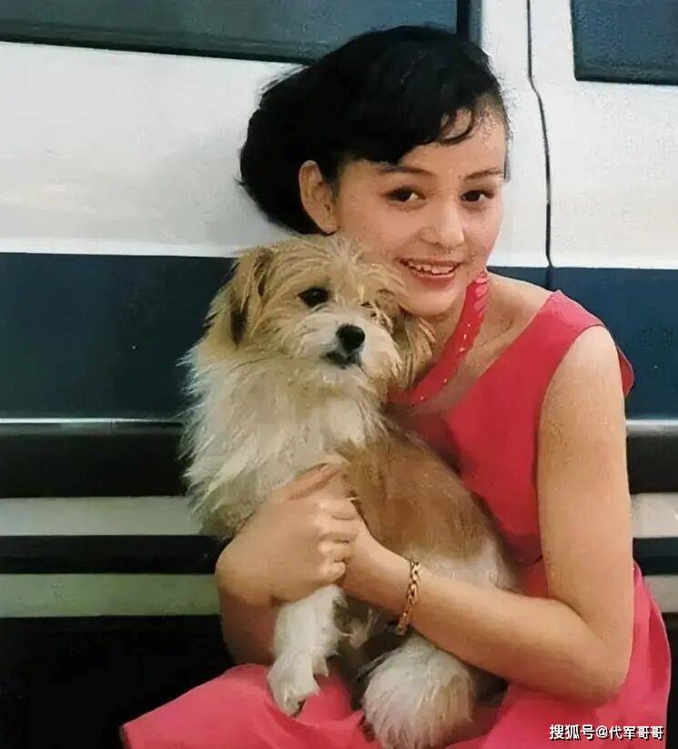 2嫁豪門離婚收場！55歲女星被爆「把父母丟在養老院」　挨轟不孝「淚曝心酸原因」網嘆：都是不得已的...