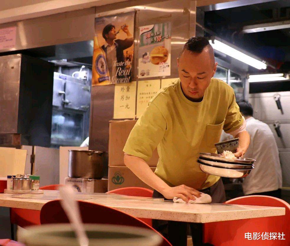 認了沒戲拍！52歲資深男星「落魄到餐廳打工」　放下身段「洗碗倒垃圾」沒時間休息