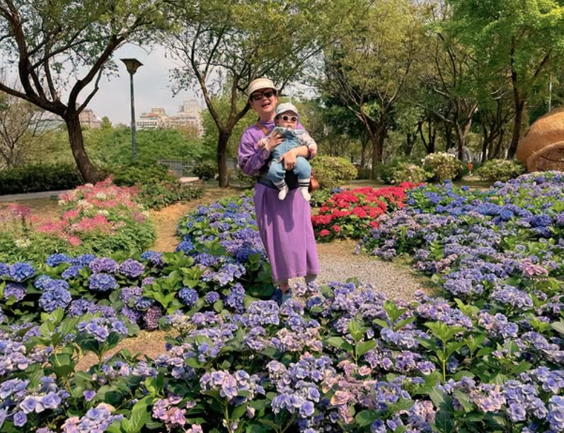 又有喜了？44歲Selina「被拍身形圓潤」遭疑懷2胎　本人「大方親自回應」粉絲全嗨翻