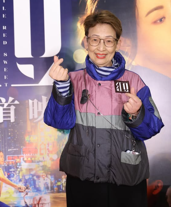 喪夫9年孤獨一人！81歲資深影后「孤單推車去採買」　兒子不在身邊「老年生活曝光」