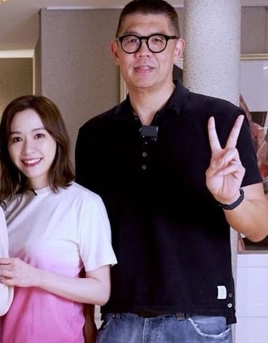 連勝文兒子18歲了！蔡依珊「曬出母子慶生同框照」　 長子真面目曝光「神複製爸爸基因」