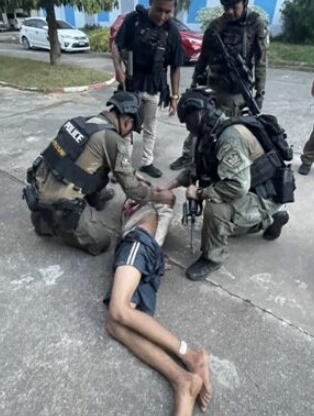 高中爆血案！女校長「為保護學生身亡」　現場混亂「7警察緊急送醫」