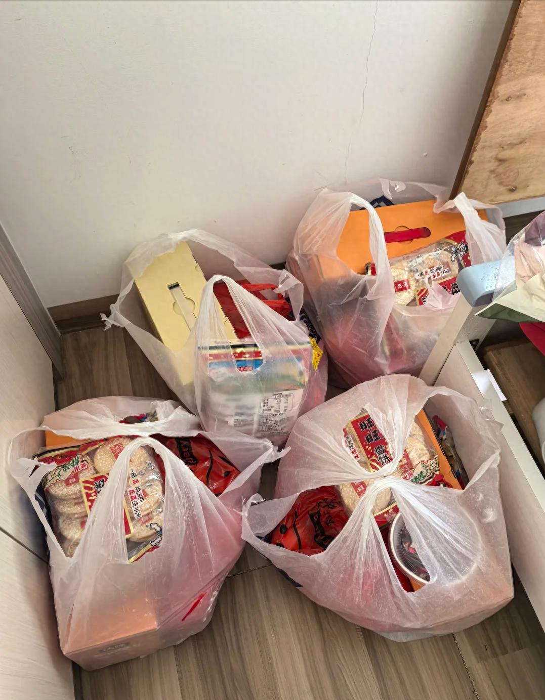 「過年4不送，送了一年窮」指哪4樣？　拜年送禮別誤踩禁忌「自己尷尬還傷感情」