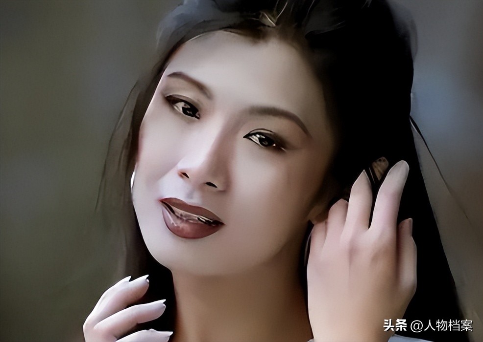 被封頂級美女！她因嬌豔外貌「被成龍苦追6年」　如今62歲「體重飆升110公斤」現身卻羨煞眾人