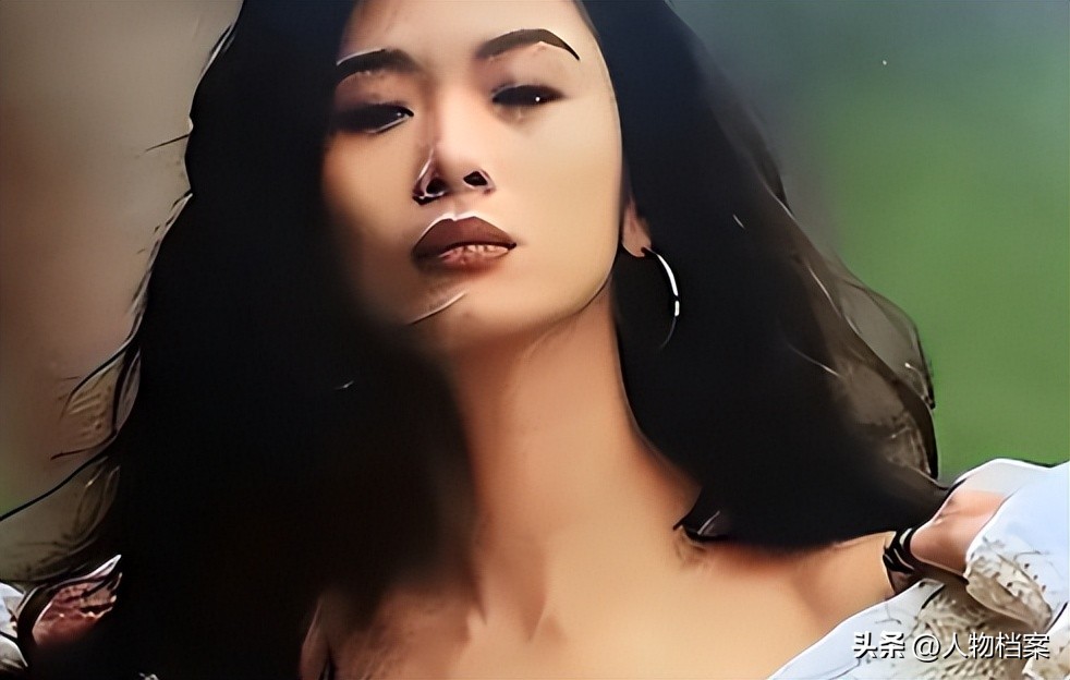 被封頂級美女！她因嬌豔外貌「被成龍苦追6年」　如今62歲「體重飆升110公斤」現身卻羨煞眾人