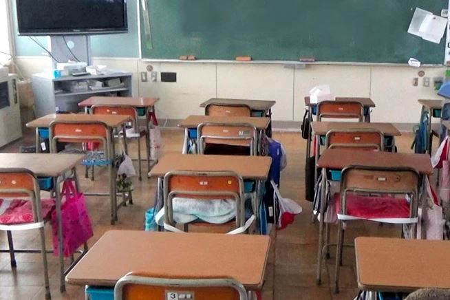 正妹老師被爆「同時交往48名家長」!情人節爽收90萬紅包「本尊真面目曝光」