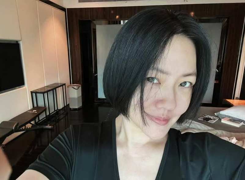 小S剛宣布復工!許老三「突曬出細肩帶美照」 網一看「美貌大進化」驚嘆:太會生了