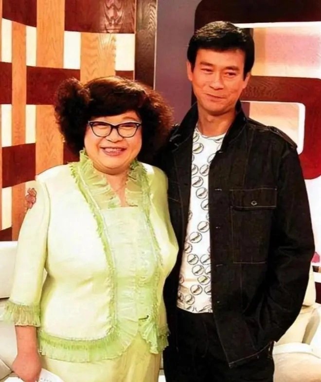 女兒輕生離世!78歲鄭少秋「無法送愛女最後一程」 深受打擊「人間蒸發3年」終於現蹤了